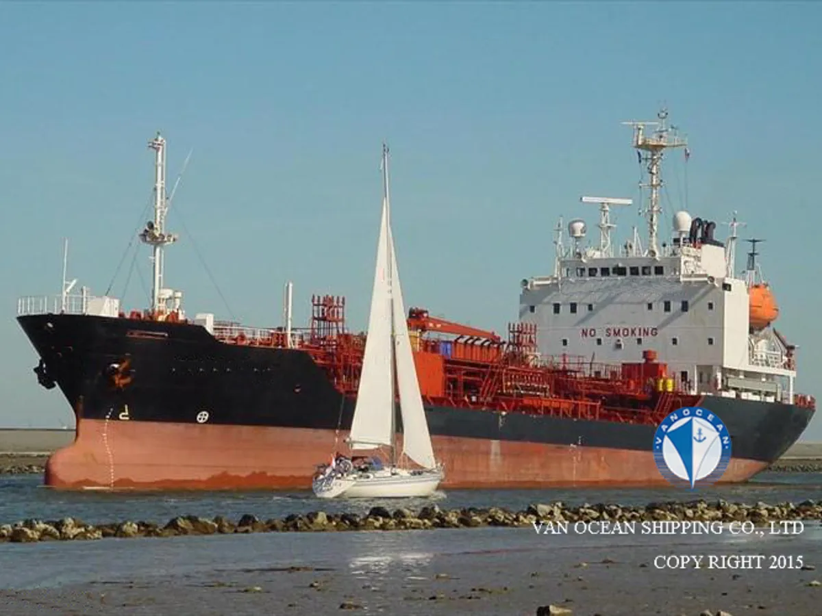 Pétrolier / chimiquier à vendre