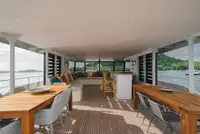 Navire d'arpentage à vendre