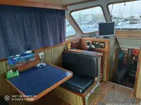 Navire d'arpentage à vendre