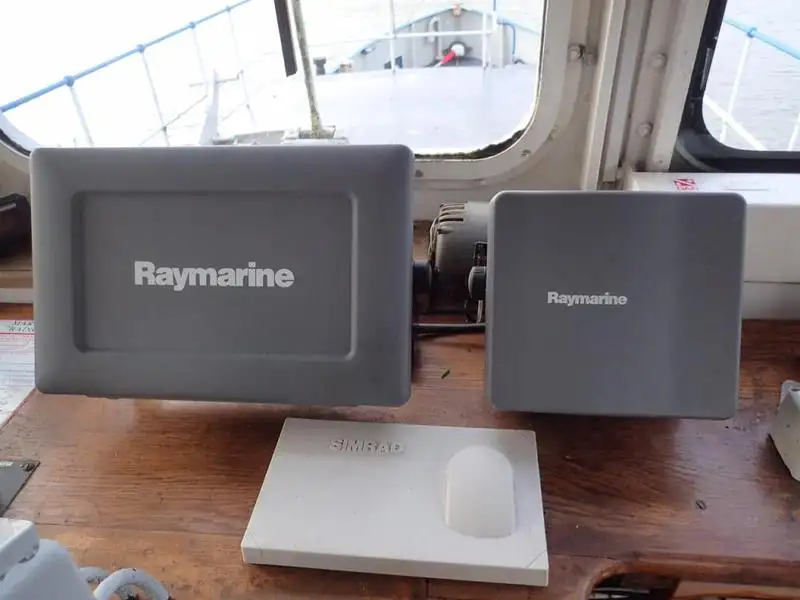 Navire d'arpentage à vendre