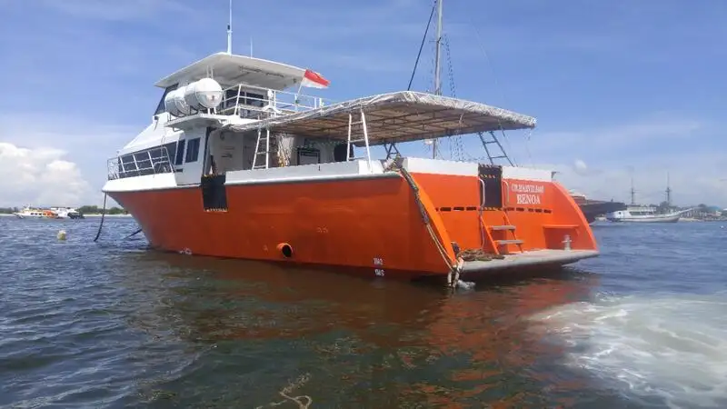 Bateau de transport d'équipage à vendre