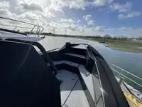 Bateau pneumatique semi-rigide à vendre