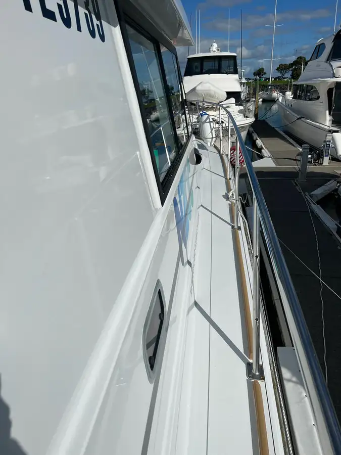 Navire de recherche à vendre