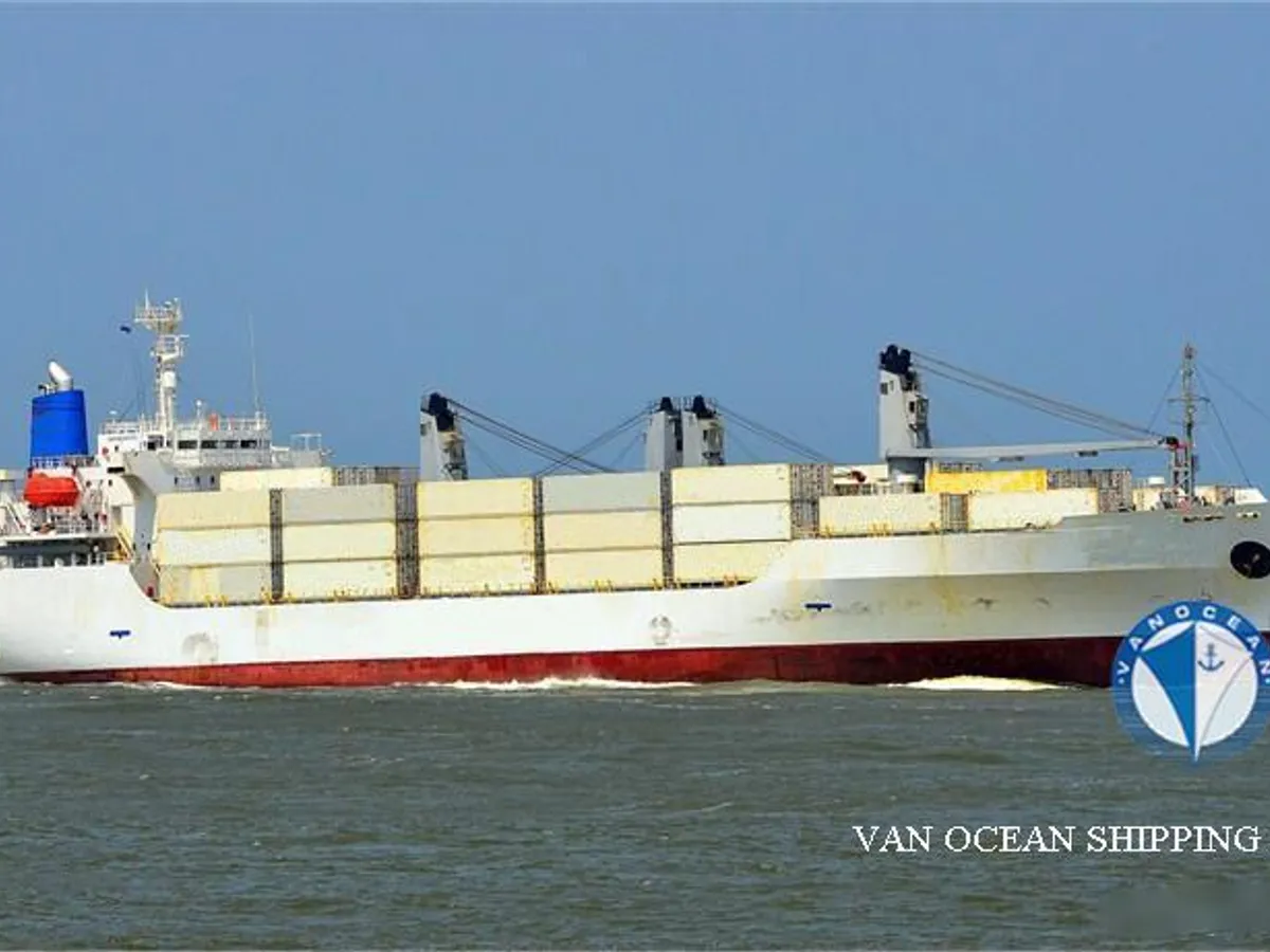 Navire frigorifique à vendre