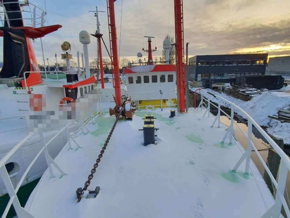 Navire d'approvisionnement à vendre
