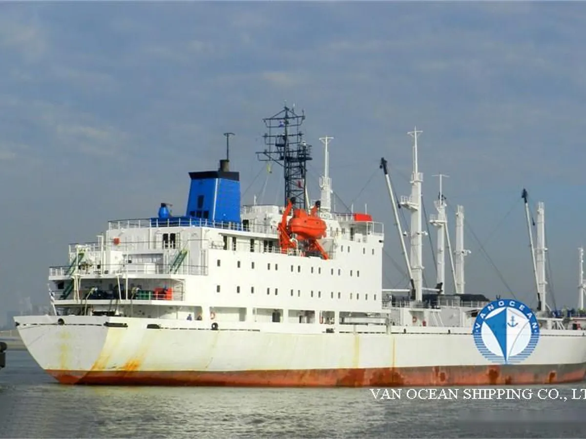 Navire frigorifique à vendre