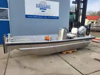 Bateaux de travail à vendre