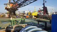 Navire grue à vendre
