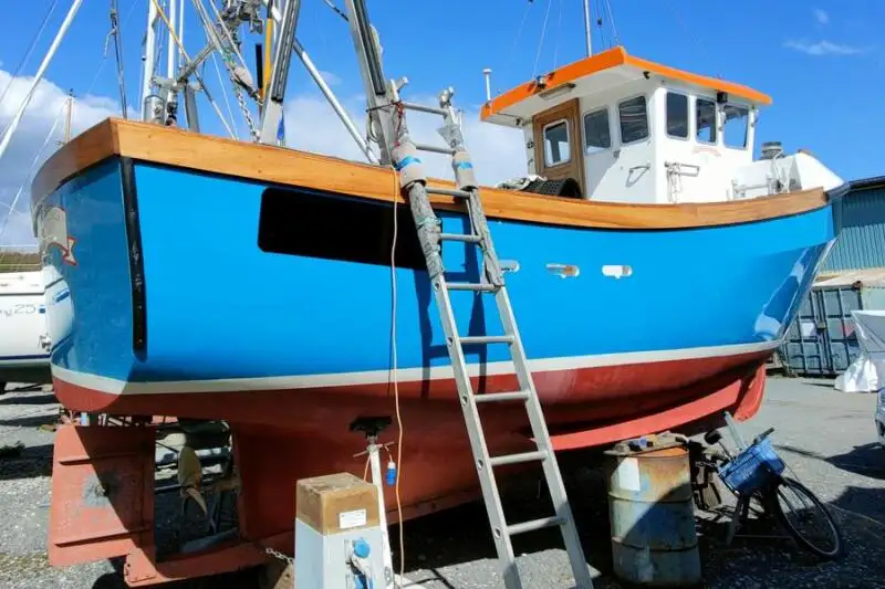 Bateaux de travail à vendre