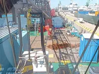 Navire grue à vendre