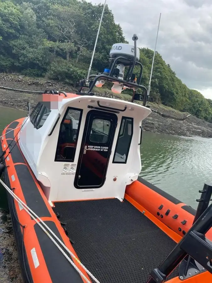 Bateau pneumatique semi-rigide à vendre