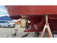 Navire d'arpentage à vendre
