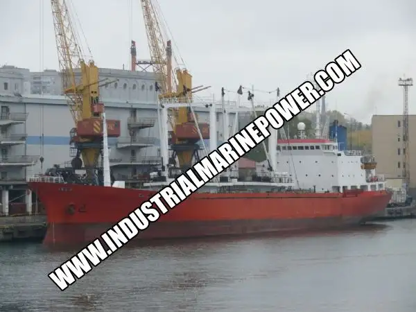 Navire frigorifique à vendre