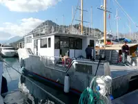 Navire d'arpentage à vendre