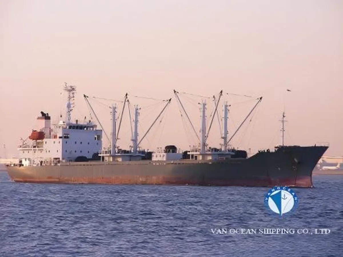 Navire frigorifique à vendre