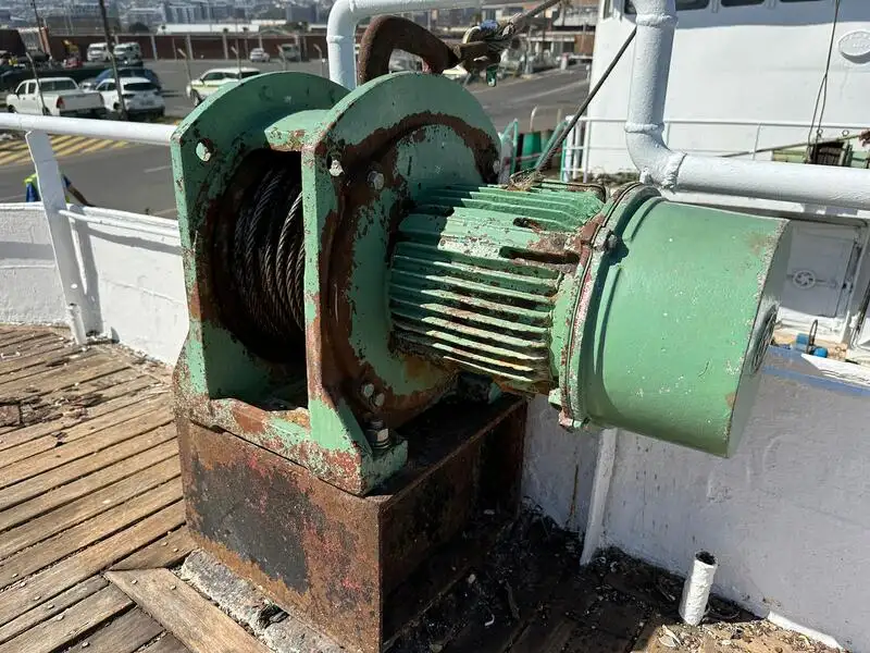 Chalutier à vendre
