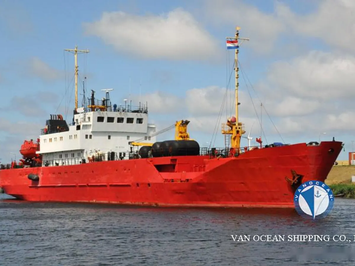 Navire frigorifique à vendre