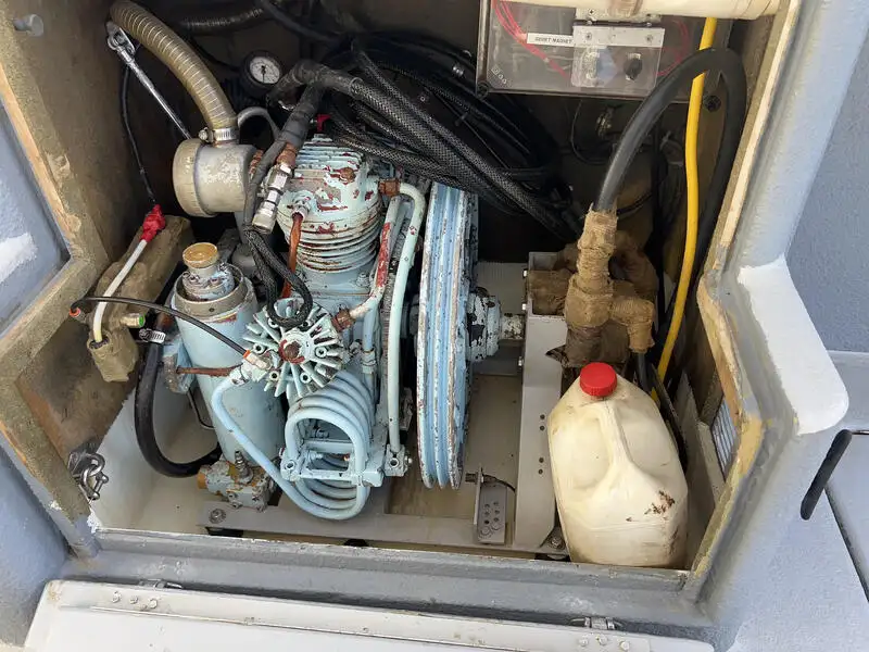 Navire de recherche à vendre