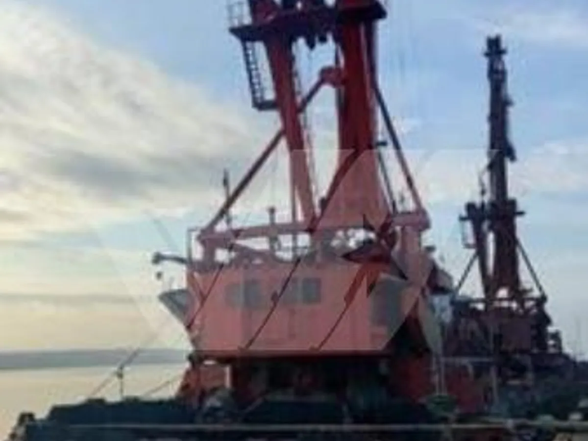 Navire grue à vendre