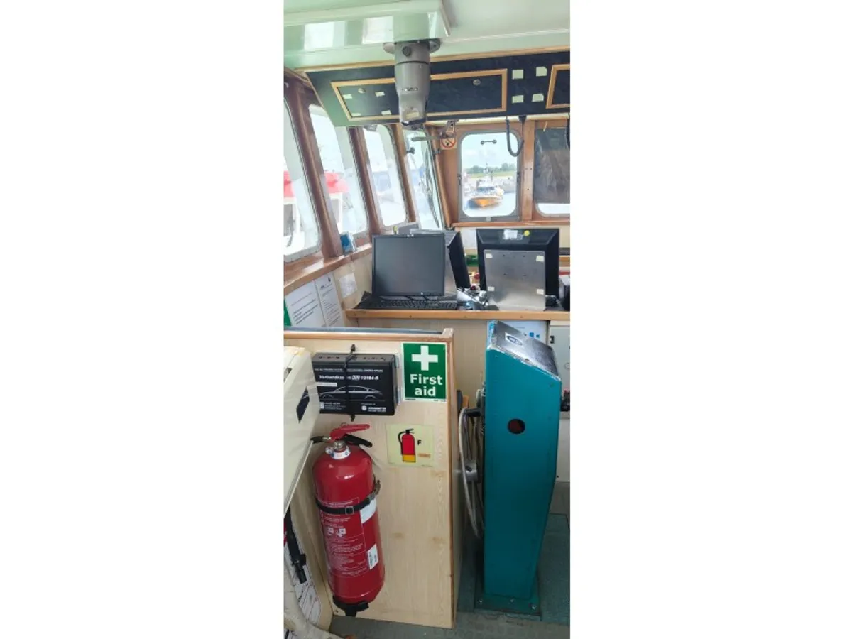 Navire d'approvisionnement à vendre