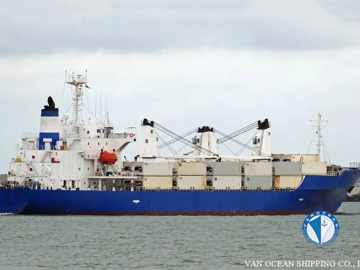 Navire frigorifique à vendre