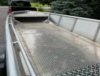 Bateaux de travail à vendre
