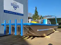 Bateaux de travail à vendre