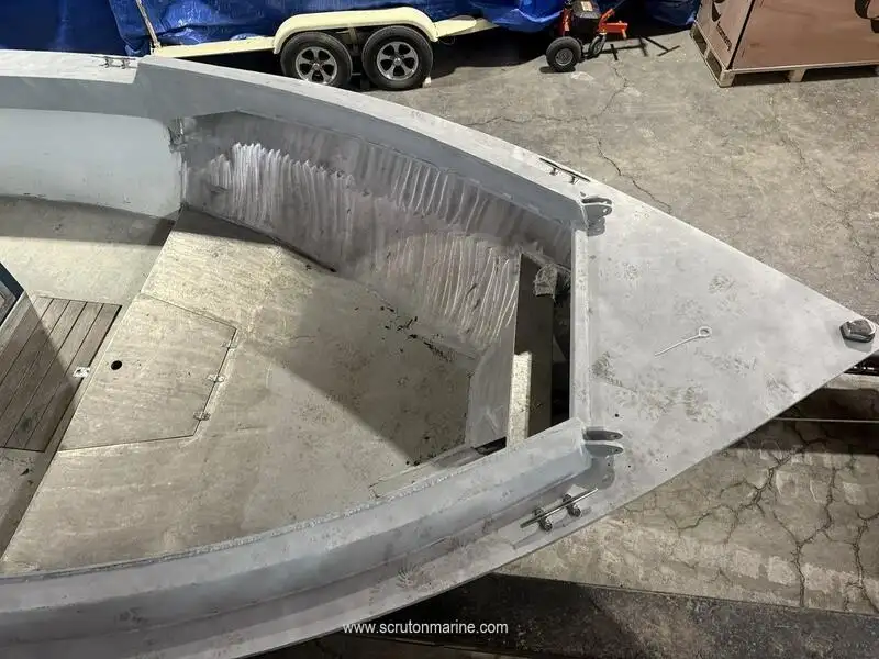 Bateaux de travail à vendre