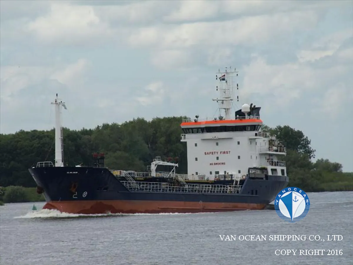 Pétrolier / chimiquier à vendre
