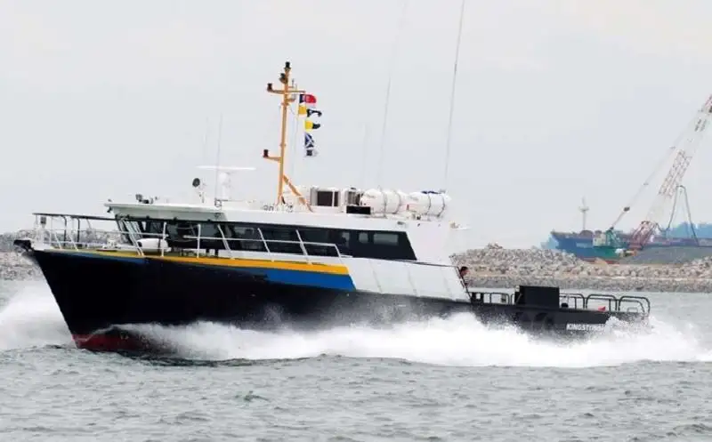 Bateau de transport d'équipage à vendre
