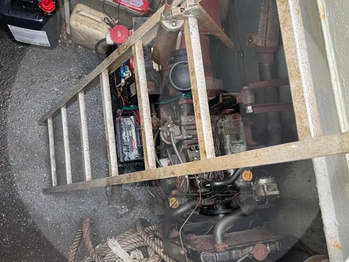 Chalutier à flottaison à vendre