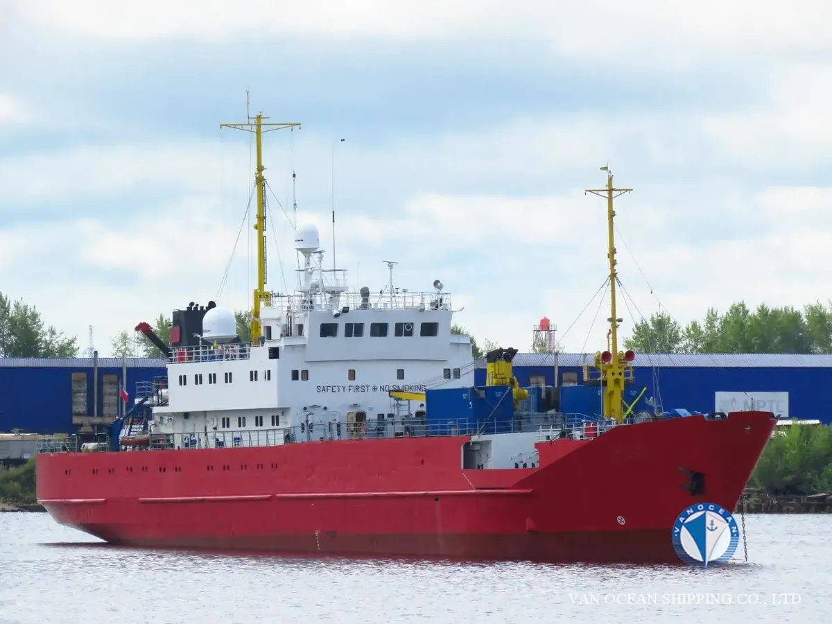 Navire frigorifique à vendre