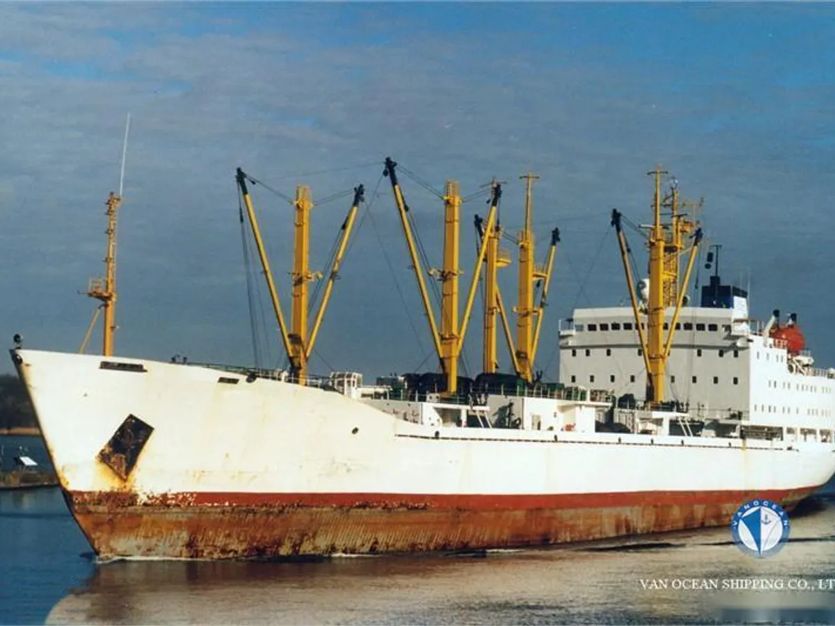Navire frigorifique à vendre