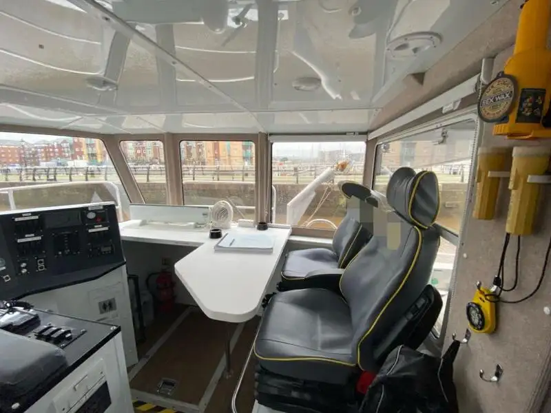 Bateaux de travail à vendre