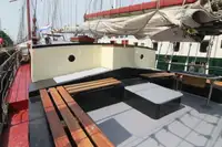 Hôtel flottant à vendre