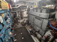 Navire d'arpentage à vendre