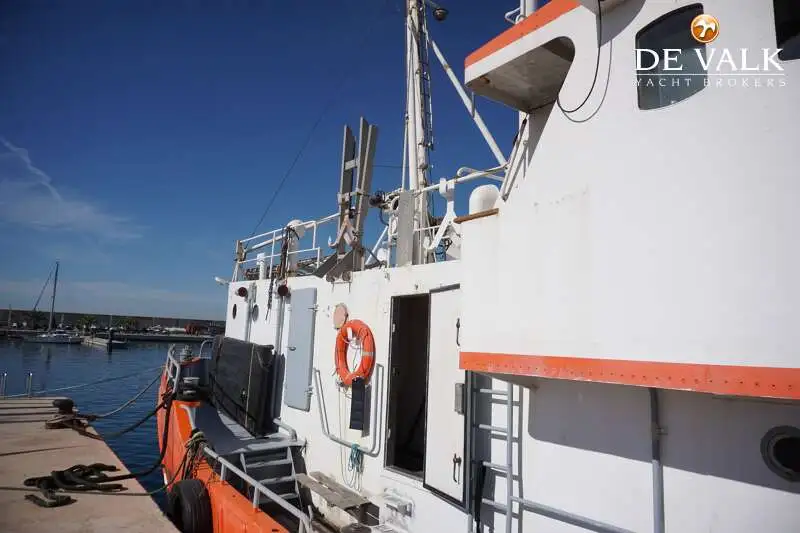 Navire de recherche à vendre