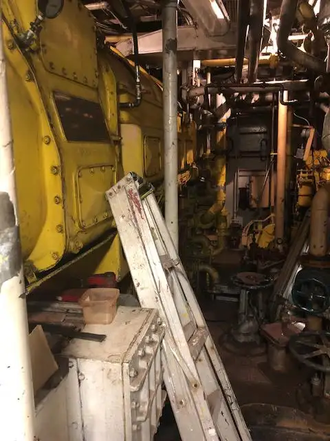 Navire de recherche à vendre