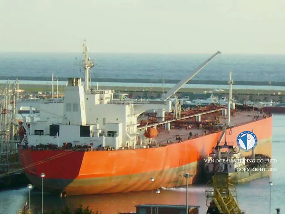 Pétrolier / chimiquier à vendre