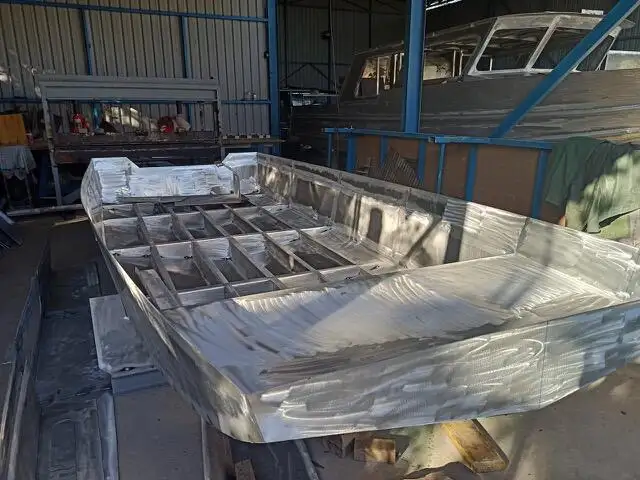 Bateaux de travail à vendre