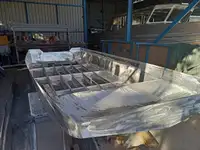 Bateaux de travail à vendre
