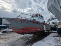 Bateaux de travail à vendre