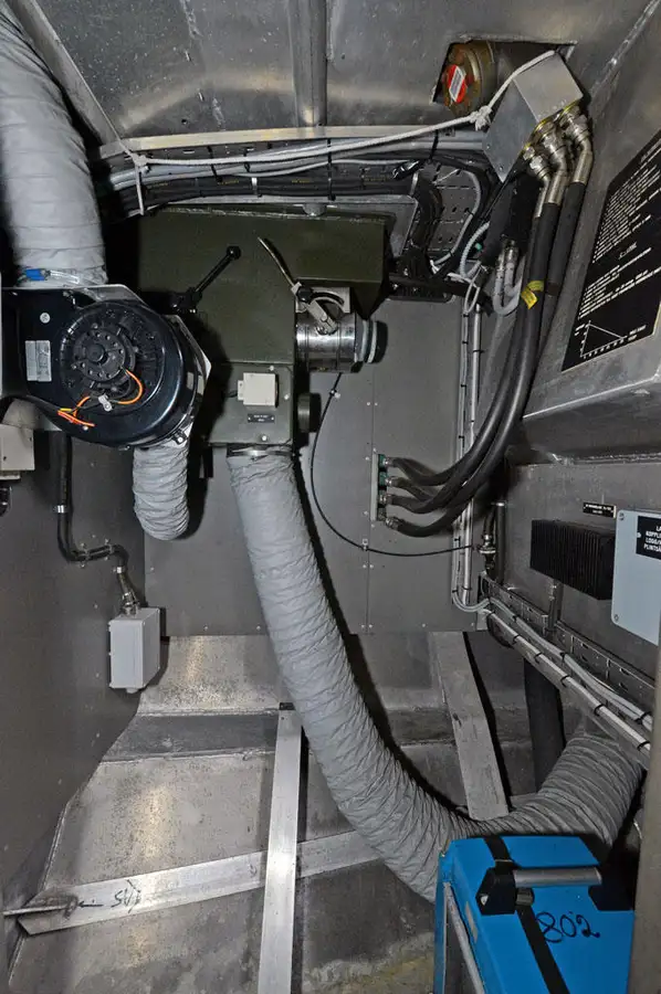 Navires militaires / de guerre à vendre