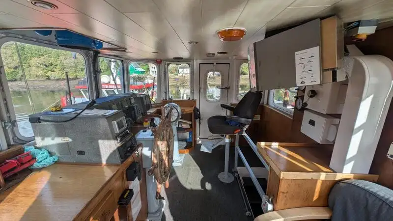 Navire d'arpentage à vendre