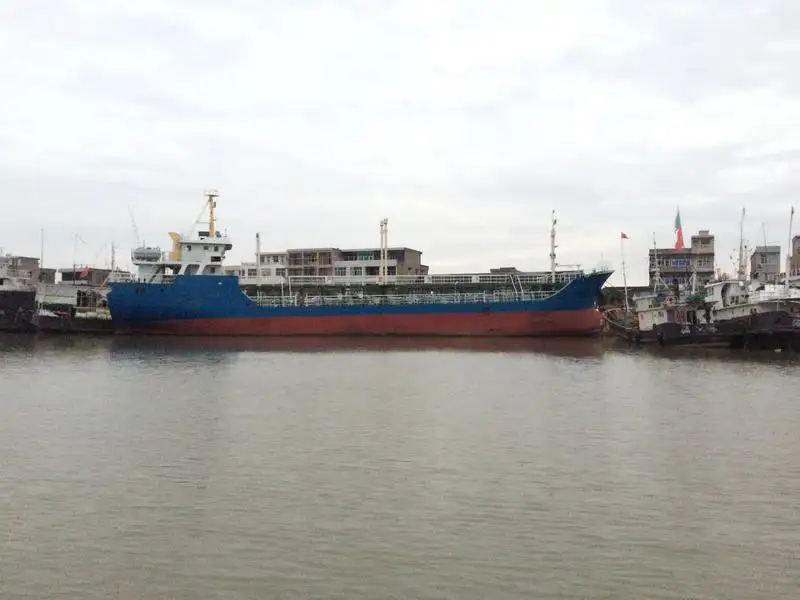 Pétrolier / chimiquier à vendre