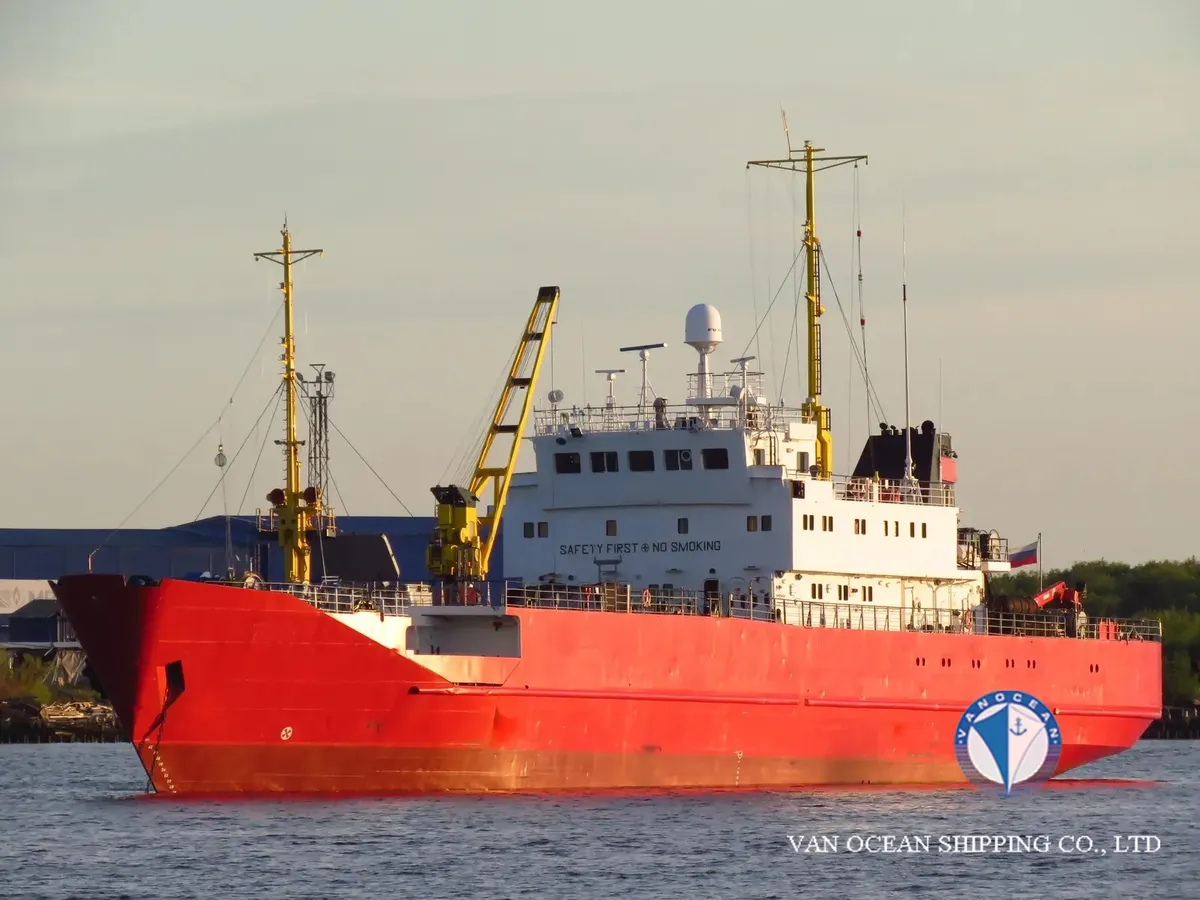 Navire frigorifique à vendre