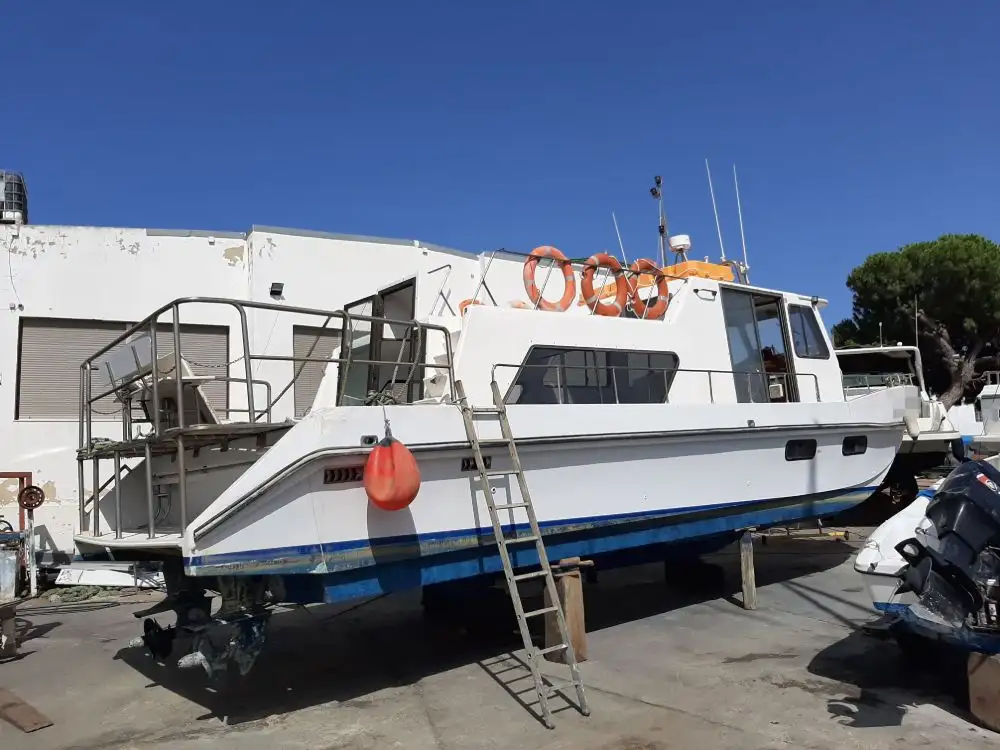 Bateau de transport d'équipage à vendre