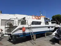 Bateau de transport d'équipage à vendre