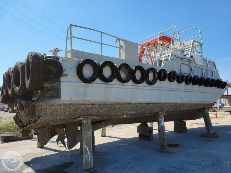 Bateau de transport d'équipage à vendre