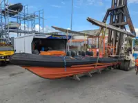 Bateau pneumatique semi-rigide à vendre